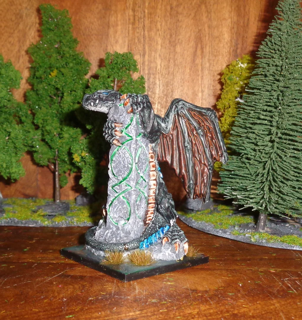 Fimir - Drache an der Säule 1.webp