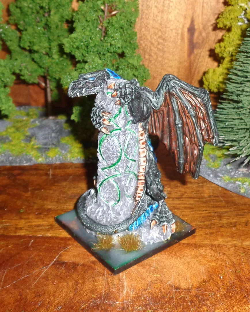 Fimir - Drache an der Säule 2.webp