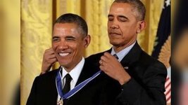 Obama-giving-Obama-award-meme.jpg