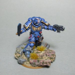wh40k_ultramarines_primaris_leutnant_01.jpg