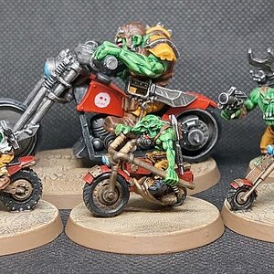 Gobbo Biker mit richtigen Orks im Maßstab ;)