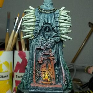 Menhir-fast fertig hinten.jpg