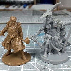 Mensch Barde & Ork Druide_unbemalt.jpg