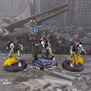 Cryptek with Thralls.JPG