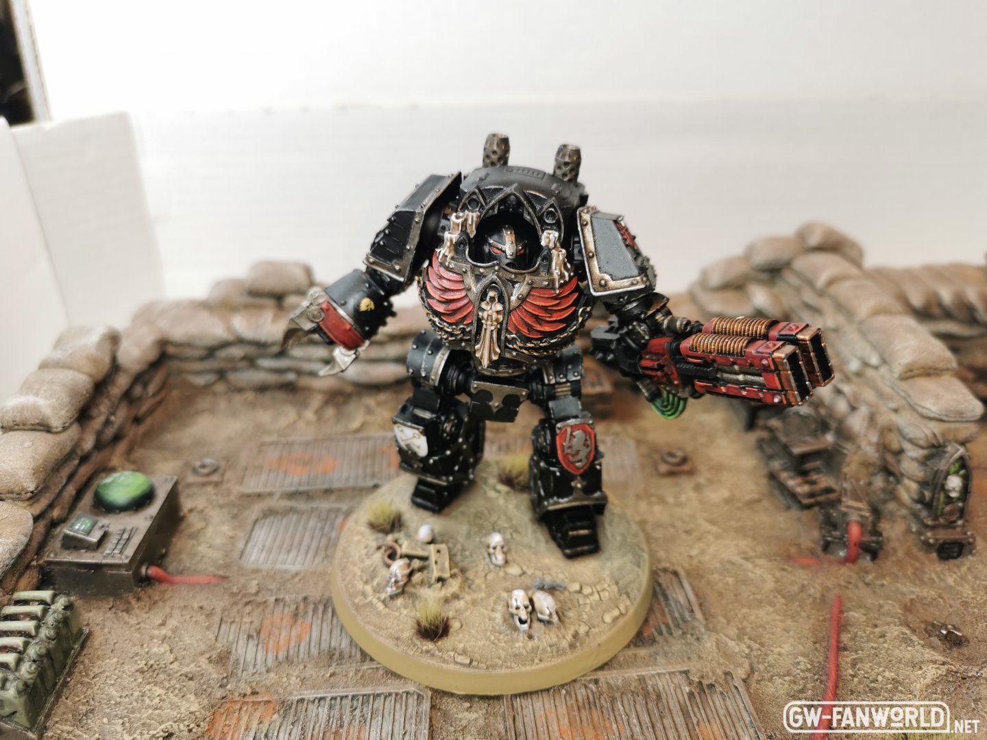 14 Dark Angels Contemptor