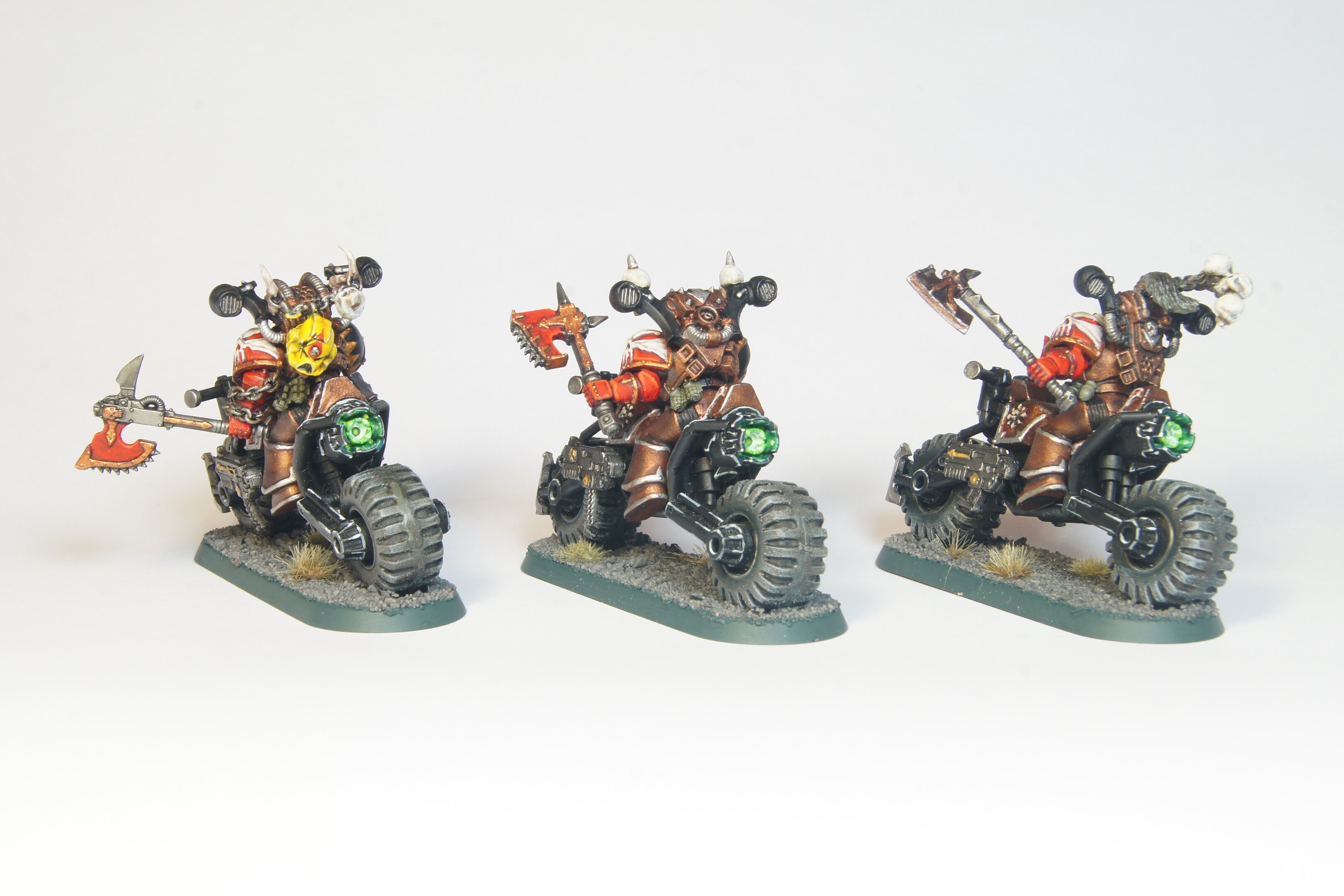 chaos-space-marine-khorne-biker_45848847914_o.jpg