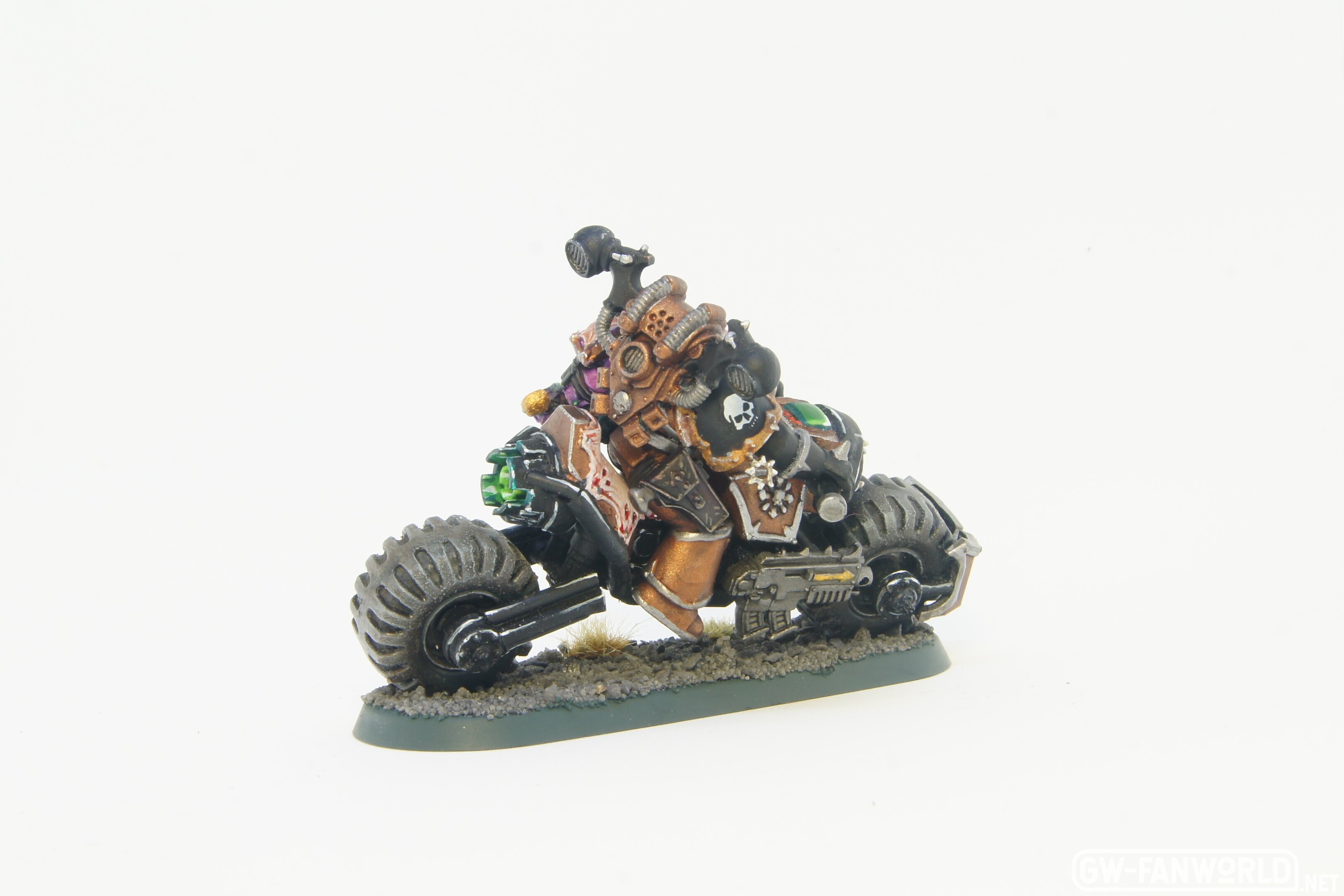 chaos-space-marine-slaanesh-biker_32699024188_o.jpg