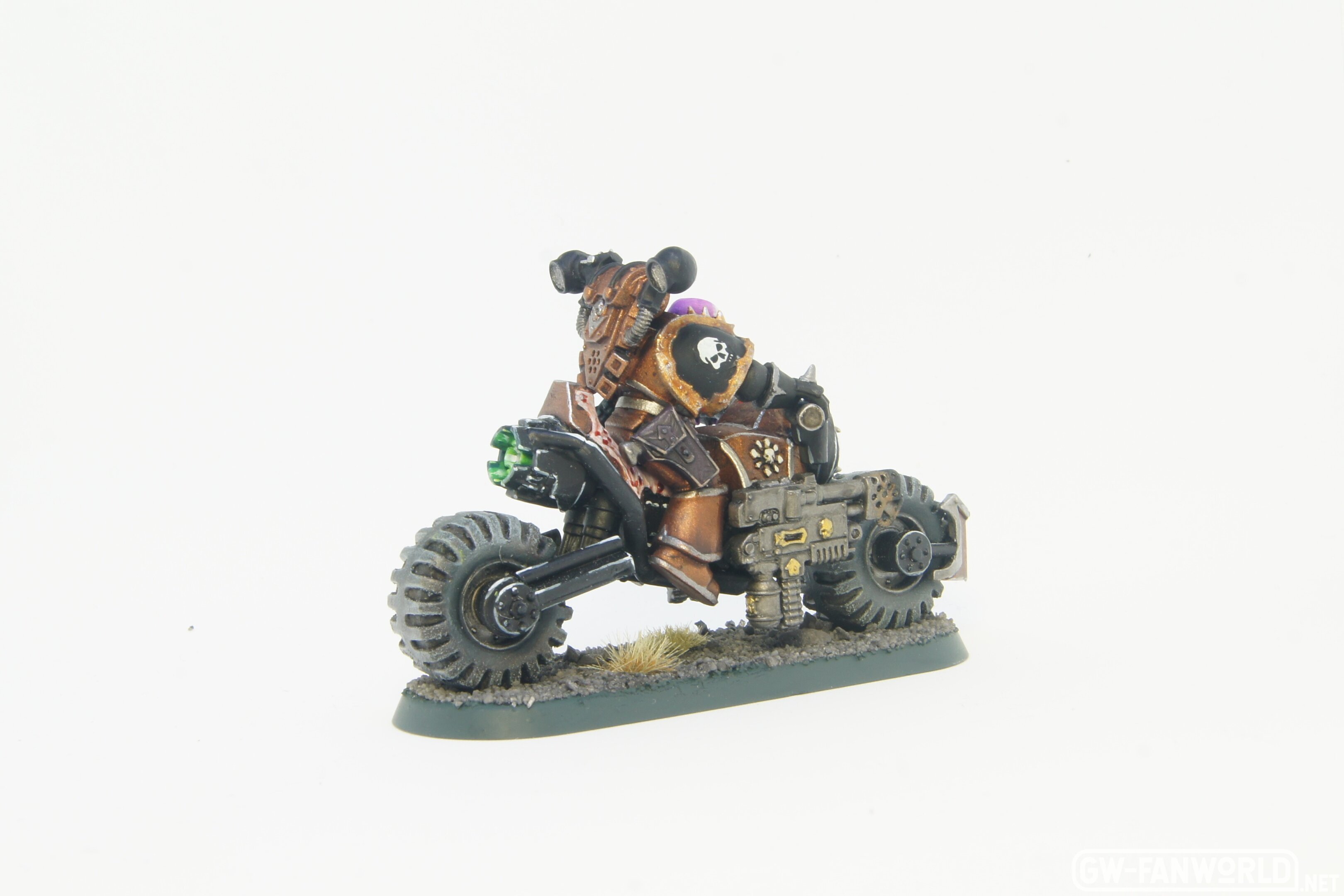 chaos-space-marine-slaanesh-biker_32699028968_o.jpg