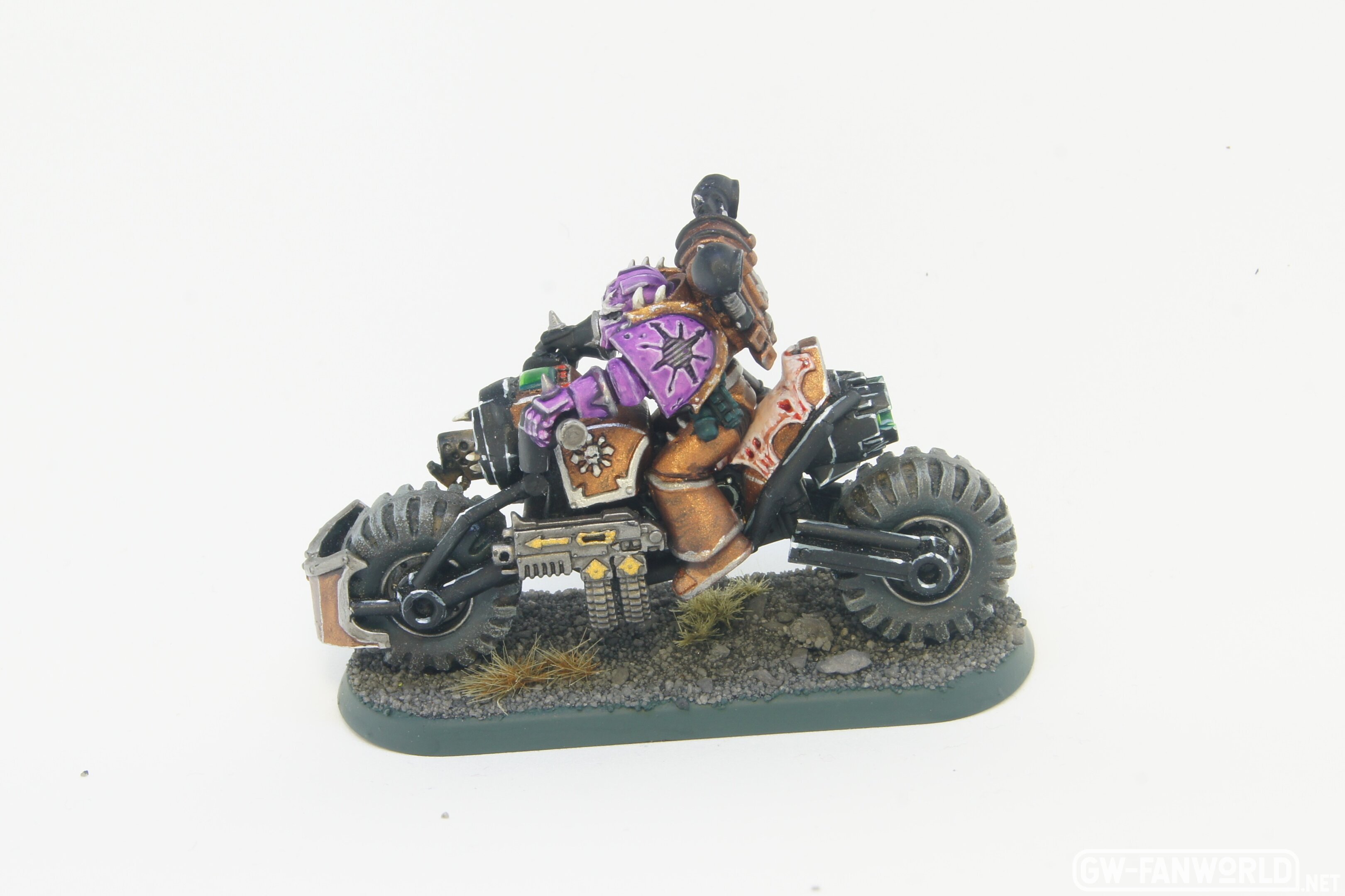 chaos-space-marine-slaanesh-biker_32699034508_o.jpg