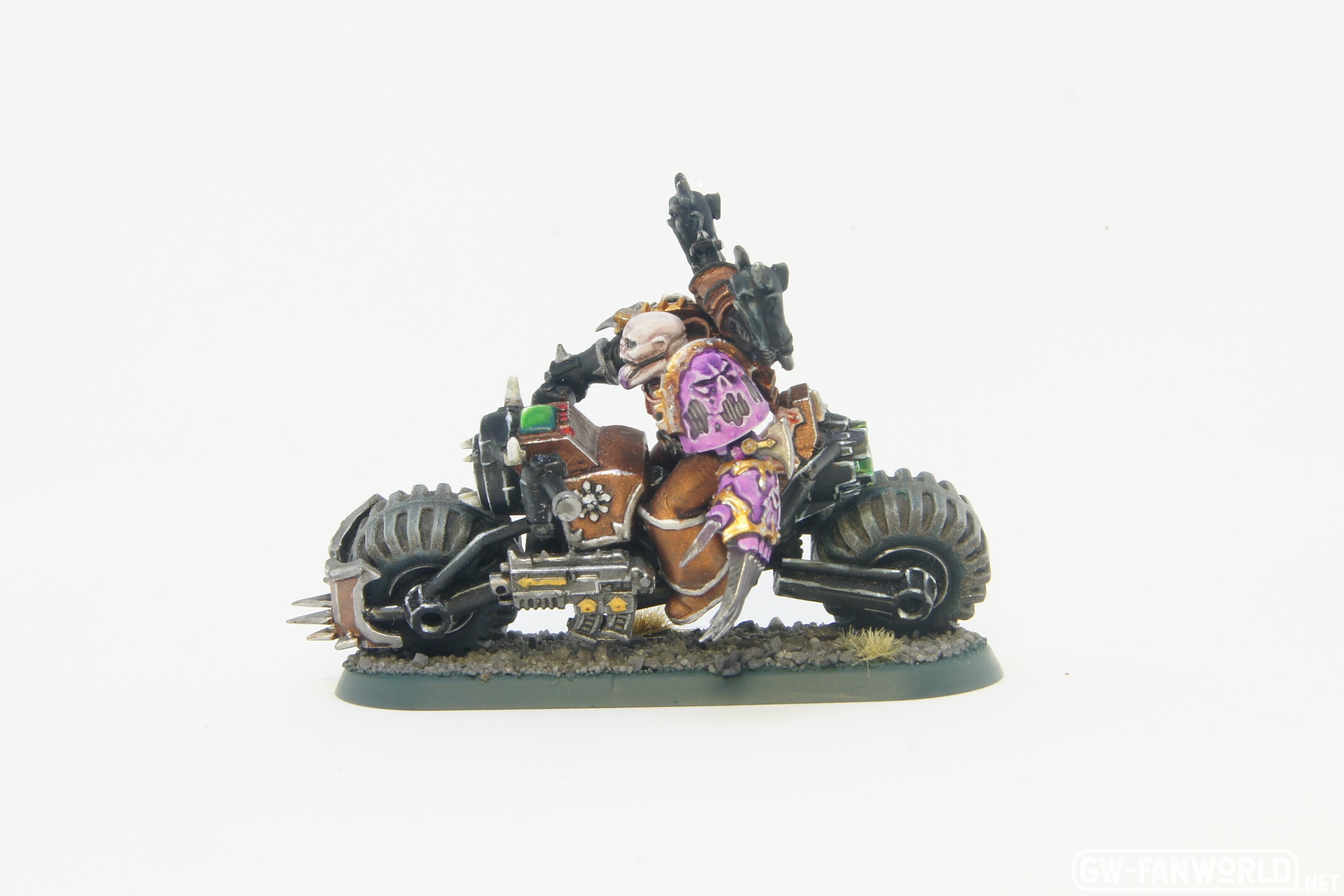 chaos-space-marine-slaanesh-biker_46572764001_o.jpg
