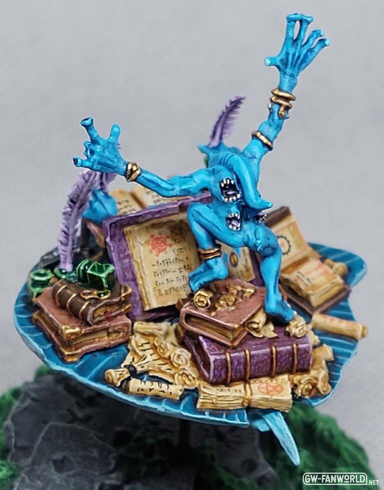 Die blauen Gelehrten hinten links