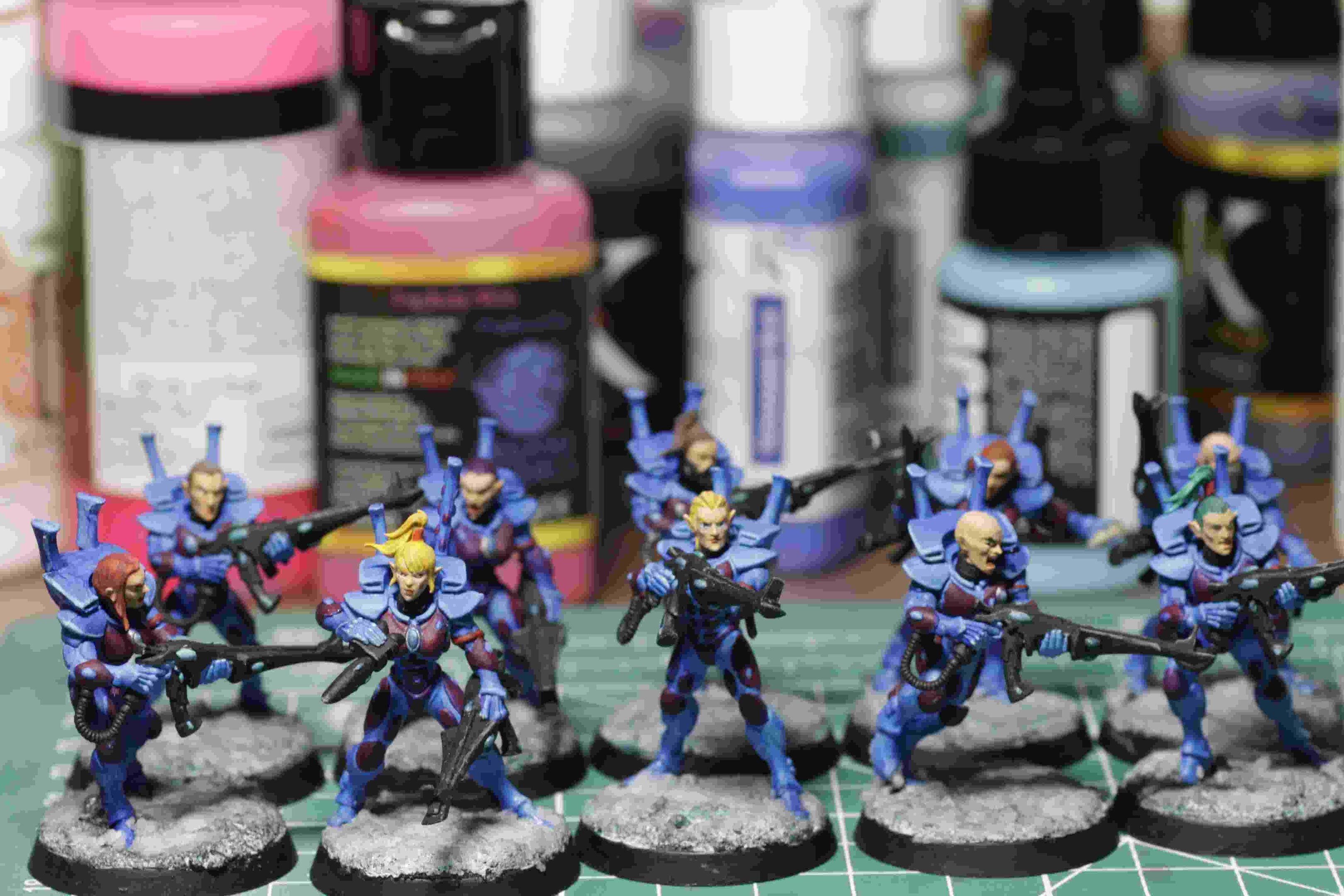 gruppe_dunkle_bases_flach.jpg