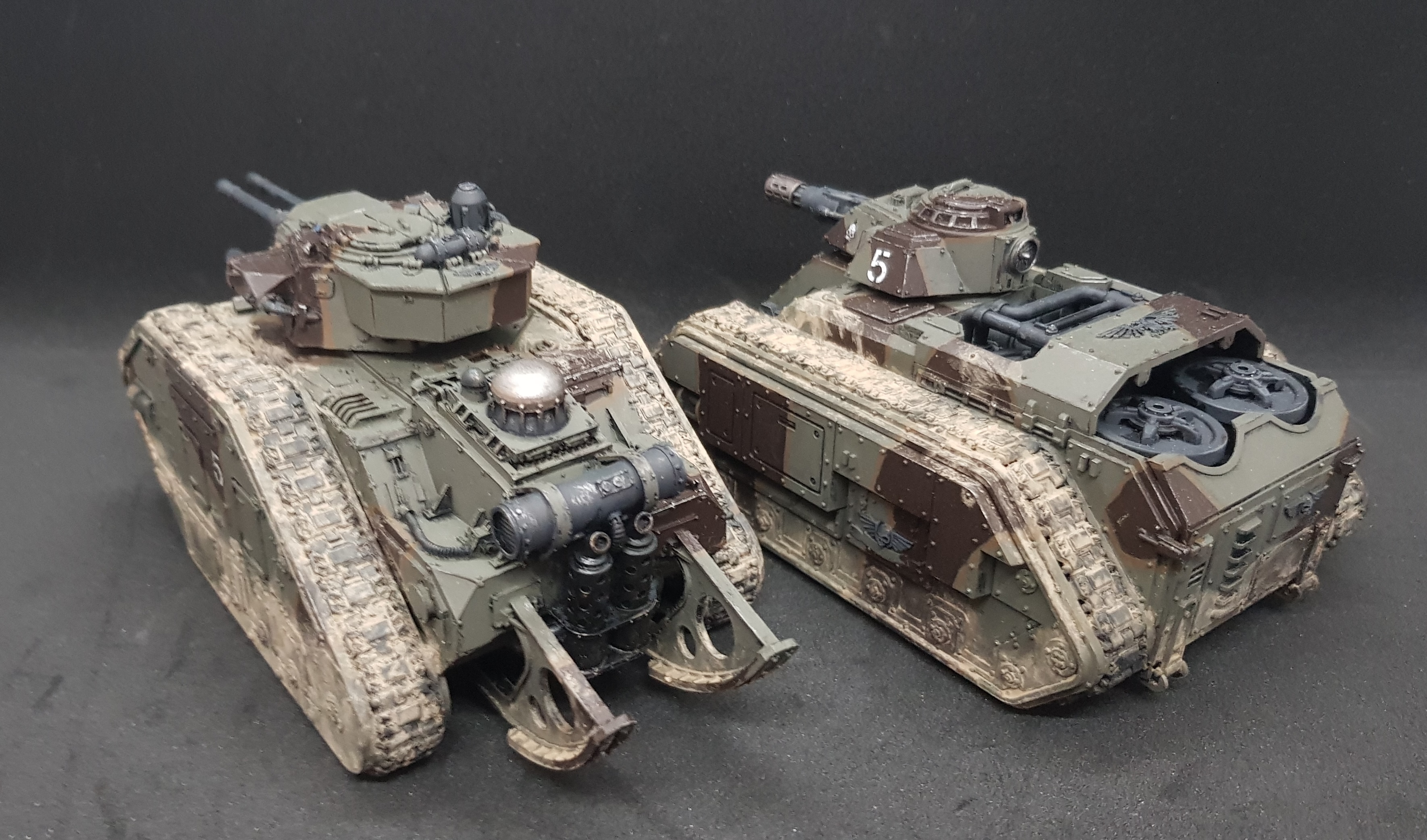 Leman Russ Exterminator u. Höllenhund 2.jpg
