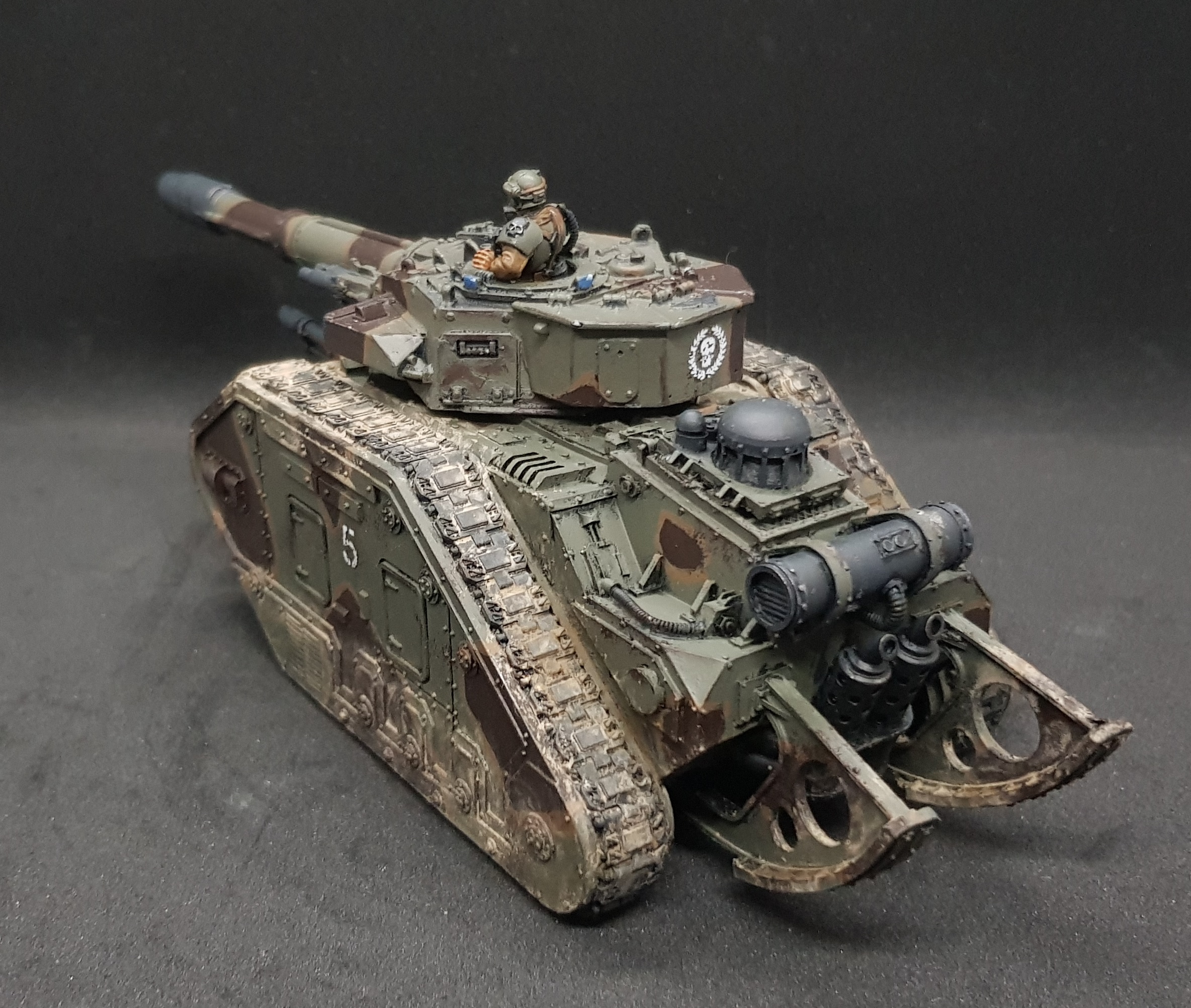 Leman Russ Vanquisher 3.jpg