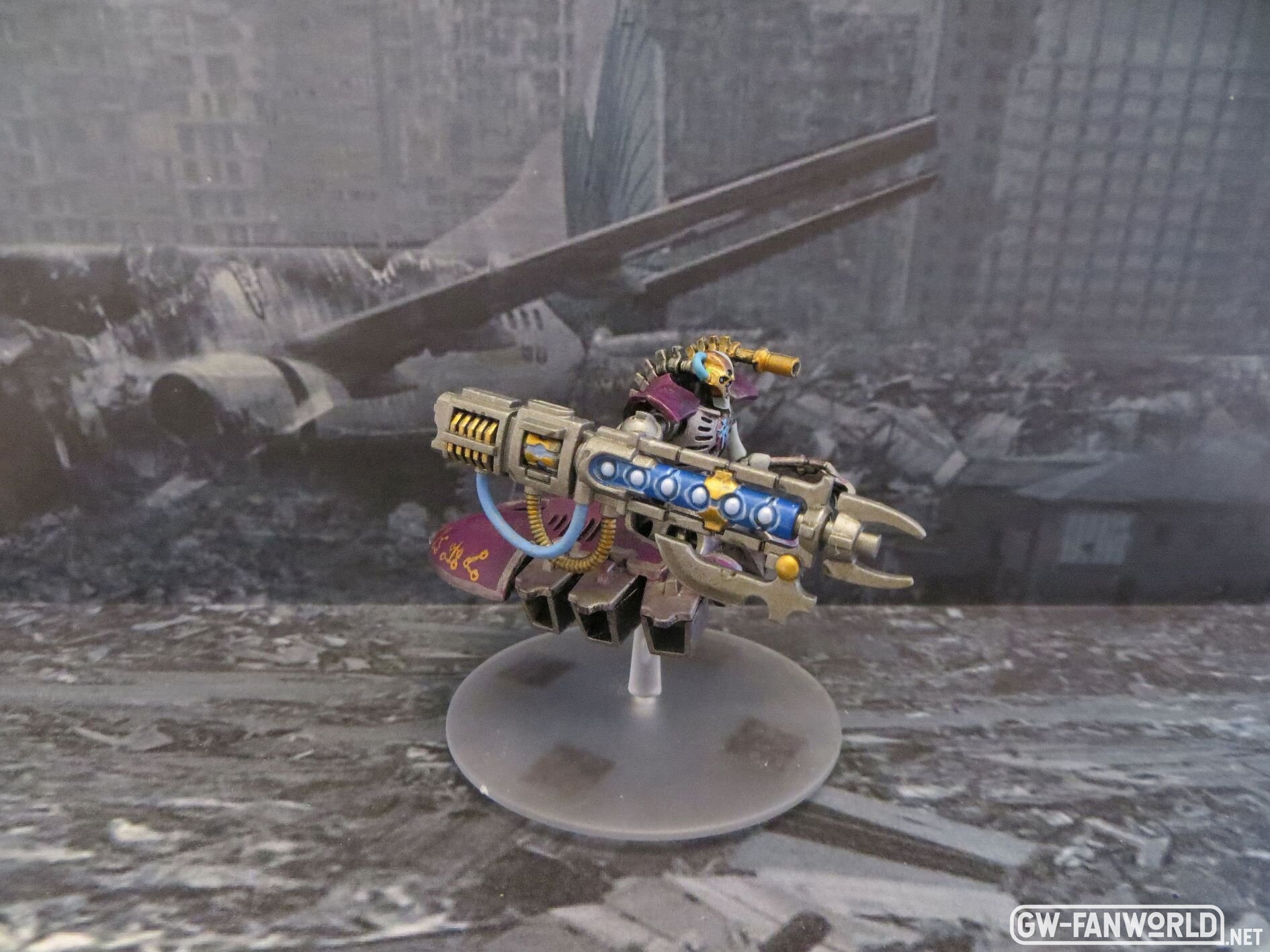 Lokhust Heavy Destroyer Gauss.JPG