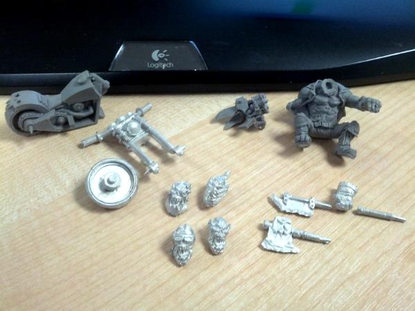 547131_sm-Maxmini%20Badass%20Biker.jpg