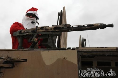 23776-schwer-bewaffneter-santa.jpg