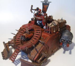 714820_mb-Khorne%20Land%20Raider.JPG