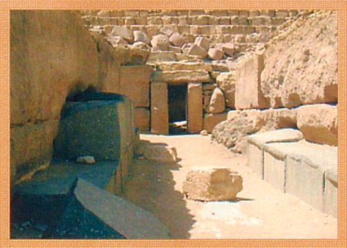 Pyramid0003b.jpg